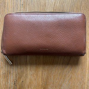 Cuyana Classic Zip Around Wallet - Brown
